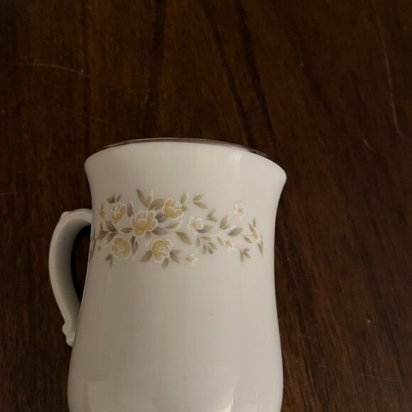 Crown Victoria - Carolyn - retired Mug - Picture 6 of 6